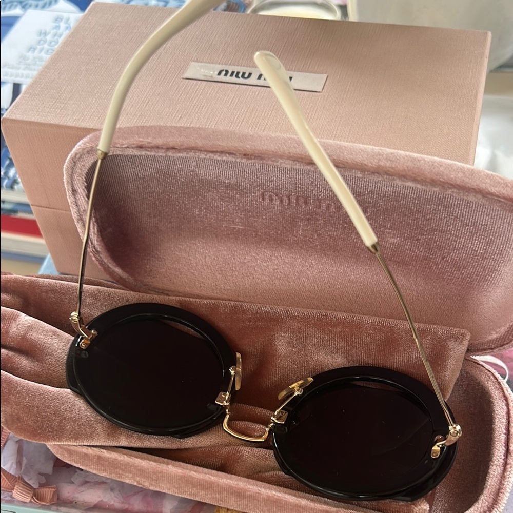 Miu Miu Black Sunglasses with Pink Case - Picture 2 of 14